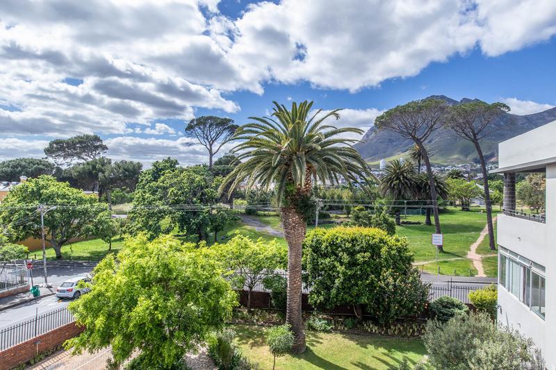 1 Bedroom Property for Sale in Gardens Western Cape